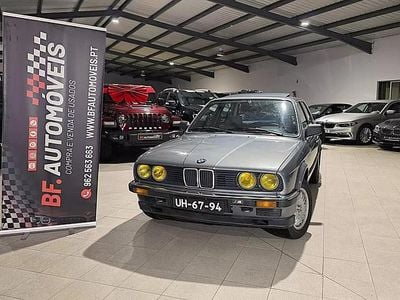 Cinza Usado 1985 BMW 318 Sedan | € 9.900