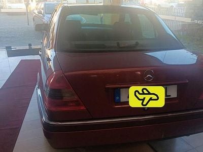 Usado 1994 Mercedes C180 Sedan | € 5.000