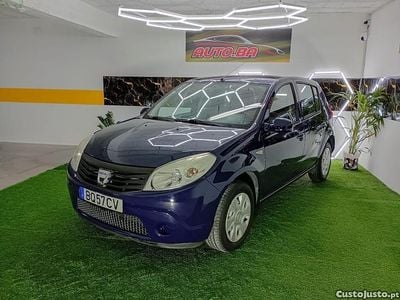 Usado Dacia Sandero 74 HP (54 kW) 2011 Azul