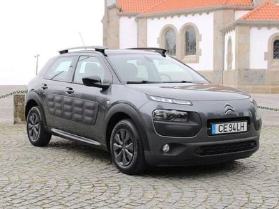 Usado Citroën C4 Cactus 100 HP (73 kW) 2015 Cinzento Citadino