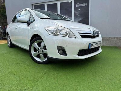 Usado Toyota Auris 140 HP (102 kW) 2011 Branco Citadino