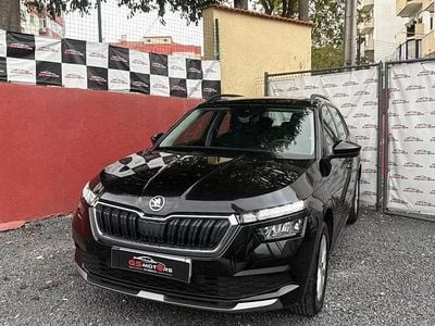 Usado Skoda Kamiq Style 110 HP (80 kW) 2023 Preto SUV