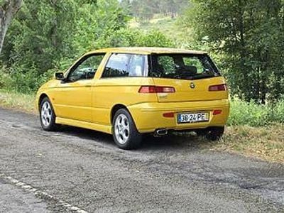 Usado 2000 Alfa Romeo 145 Citadino | € 4.499