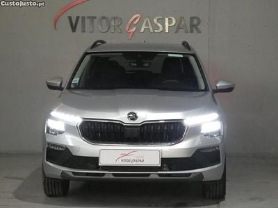 Cinza Usado 2025 Skoda Kamiq Style SUV | € 23.990