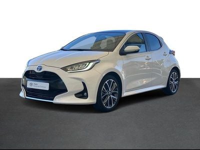 Branco (sólida) Usado 2024 Toyota Yaris Luxury Sedan | € 27.750 (Caro)