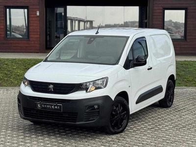 Branco Usado 2021 Peugeot Partner Monovolume | € 14.990 (Preço justo)