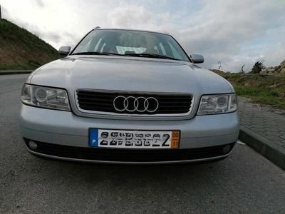 Cinzento Usado 2000 Audi A4 Carrinha | € 2.100
