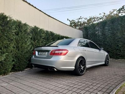 Usado 2009 Mercedes E350 Sedan | € 14.600