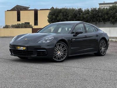 Porsche Panamera 4