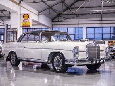 Usado Mercedes 300 SE 170 HP (125 kW) 1980 Cinza Coupé