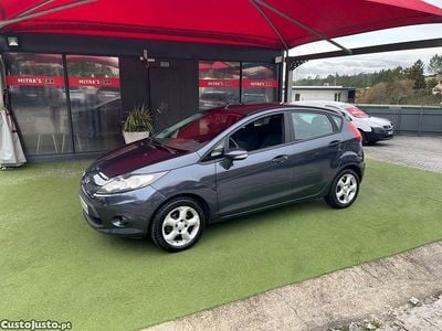 Cinza Usado 2010 Ford Fiesta S Citadino | € 6.950 (Preço elevado)