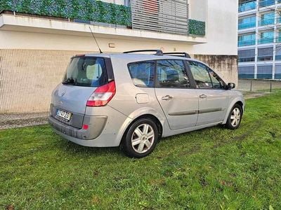 Usado Renault Scénic II 101 HP (74 kW) 2004 Cinzento Monovolume