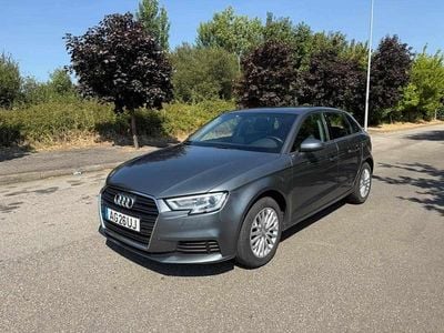Usado Audi A3 116 HP (85 kW) 2016 Cinzento Citadino