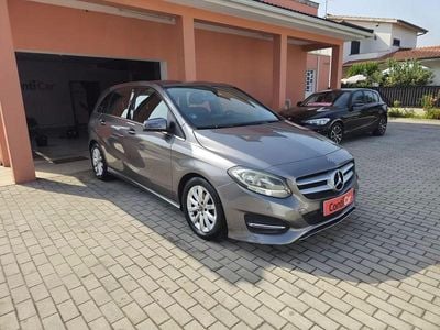 Cinza Usado 2018 Mercedes B180 Style Monovolume | € 17.500 (Bom preço)