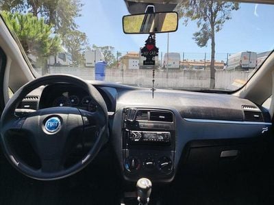 Usado 2007 Fiat Punto Sedan | € 2.000 (Bom preço)