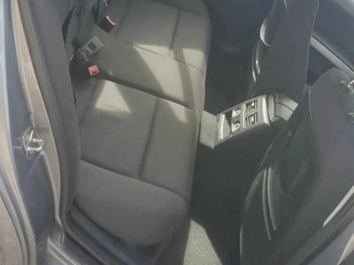 Cinzento Usado 2015 BMW 318 Carrinha | € 7.990