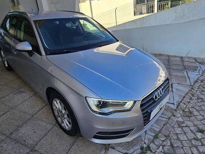 Cinzento Usado 2015 Audi A3 | € 14.990 (Preço justo)