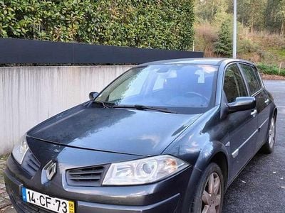 Cinzento Usado 2006 Renault Mégane II Citadino | € 2.200 (Preço justo)