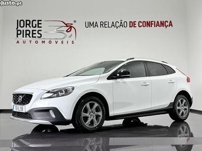 Branco Usado 2014 Volvo XC40 Momentum SUV | € 10.990