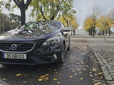 Usado 2015 Volvo V40 R-Design Sedan | € 11.000 (Preço justo)