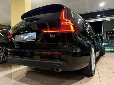 Preto Usado 2020 Volvo V60 Carrinha | € 27.850 (Preço justo)