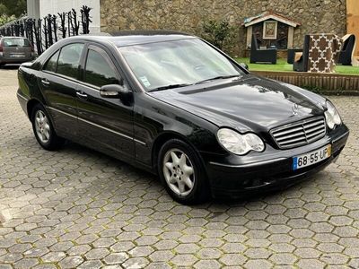 usado Mercedes C220 2.2 gasóleo 2003