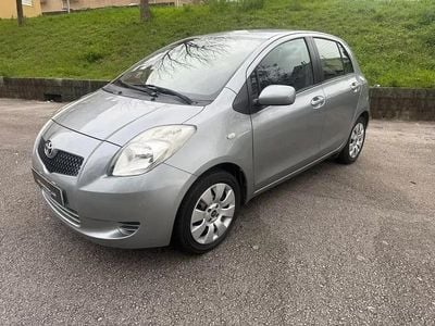 Cinza antracite Usado 2006 Toyota Yaris Sol | € 7.450 (Preço justo)