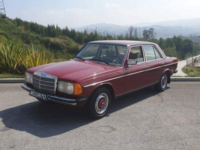 usado Mercedes 230 W123 limousine