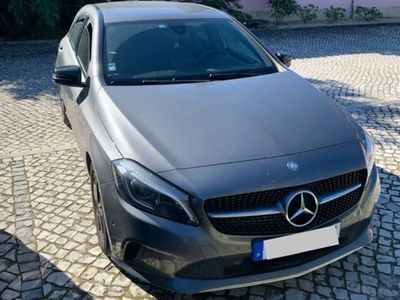 usado Mercedes A180 - Estaciona Sozinho