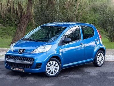 Azul Usado 2011 Peugeot 107 Citadino | € 6.750 (Preço elevado)