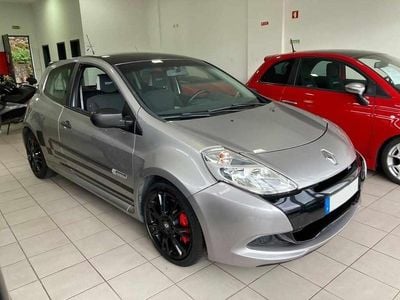 Usado Renault Clio IV 200 HP (147 kW) 2012 Cinzento