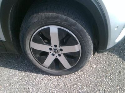 Prata iridium Usado 2022 Mercedes GLB180 SUV | € 49.900 (Caro)