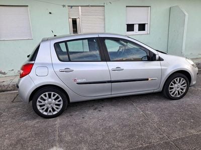 Usado 2008 Renault Clio II Rip Curl Sedan | € 4.500 (Preço elevado)