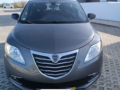 usado Lancia Ypsilon -