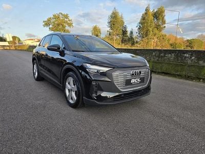 Cinza escuro Usado 2022 Audi Q4 e-tron Comfort SUV | € 36.990 (Preço justo)