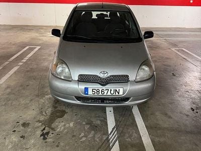 Usado 2003 Toyota Yaris Sedan | € 1.900 (Bom preço)