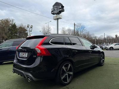 Preto Usado 2018 Volvo V60 R-Design Carrinha | € 15.750 (Preço justo)