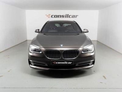 Castanho Usado 2013 BMW 740 Sedan | € 19.980