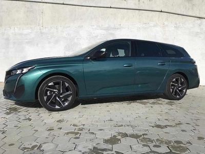 Verde Usado 2022 Peugeot 308 SW Carrinha | € 27.300