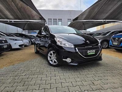 Preto Usado 2014 Peugeot 208 Style Citadino | € 8.900 (Preço justo)