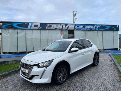 Usado Peugeot e-208 Allure 100 kW (136 HP) 2021 Branco Citadino