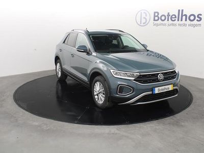 Azul Usado 2024 VW T-Roc Life SUV | € 24.900 (Preço justo)