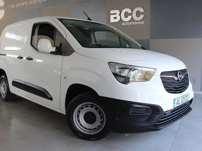 Usado Opel Combo Life Enjoy 75 HP (55 kW) 2021 Branco Sedan