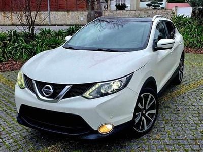Usado Nissan Qashqai Premium Edition 110 HP (80 kW) 2014 Branco SUV