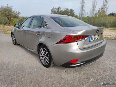 Lexus IS300h