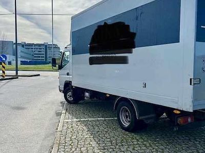 Cinzento Usado 2013 Mitsubishi Canter | € 19.000