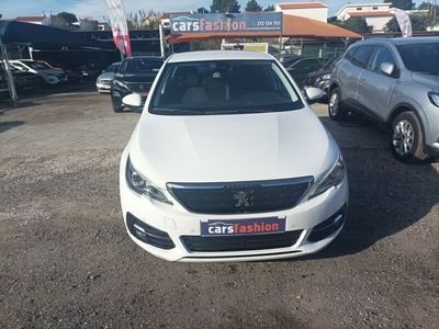 Branco Usado 2019 Peugeot 308 Active | € 13.900 (Preço justo)
