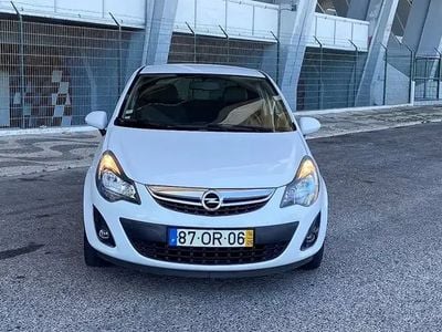Branco Usado 2014 Opel Corsa Citadino | € 9.490