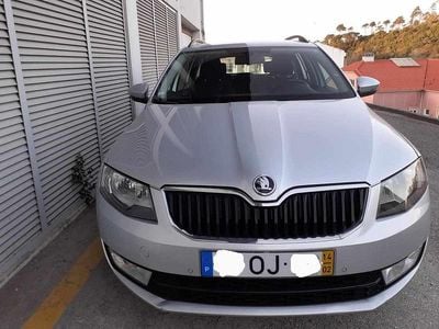 Cinzento Usado 2014 Skoda Octavia Carrinha | € 10.000 (Preço justo)