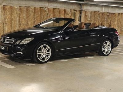 Usado Mercedes E250 Elegance 204 HP (150 kW) 2010 Preto Cabrios